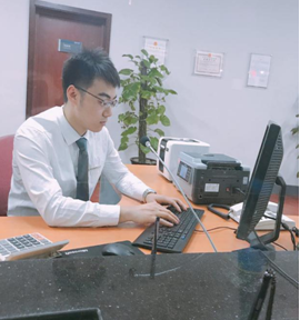 于晓航,毕业于3522浦京集团vip广播电视编导系,在校期间在校园电视台工作,积极参加学校的各类活动,参与多项校园文艺汇演和大型晚会的录制工作。毕业后在锦州银行北京分行工作,工作过程中认真负责,获得了单位领导的一致好评。